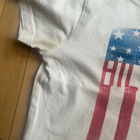 Tommy Hilfiger tee  2T - Picture 3 of 8